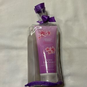 Japanese cherry blossom body spray, body wash and moisturizing lotion NWT